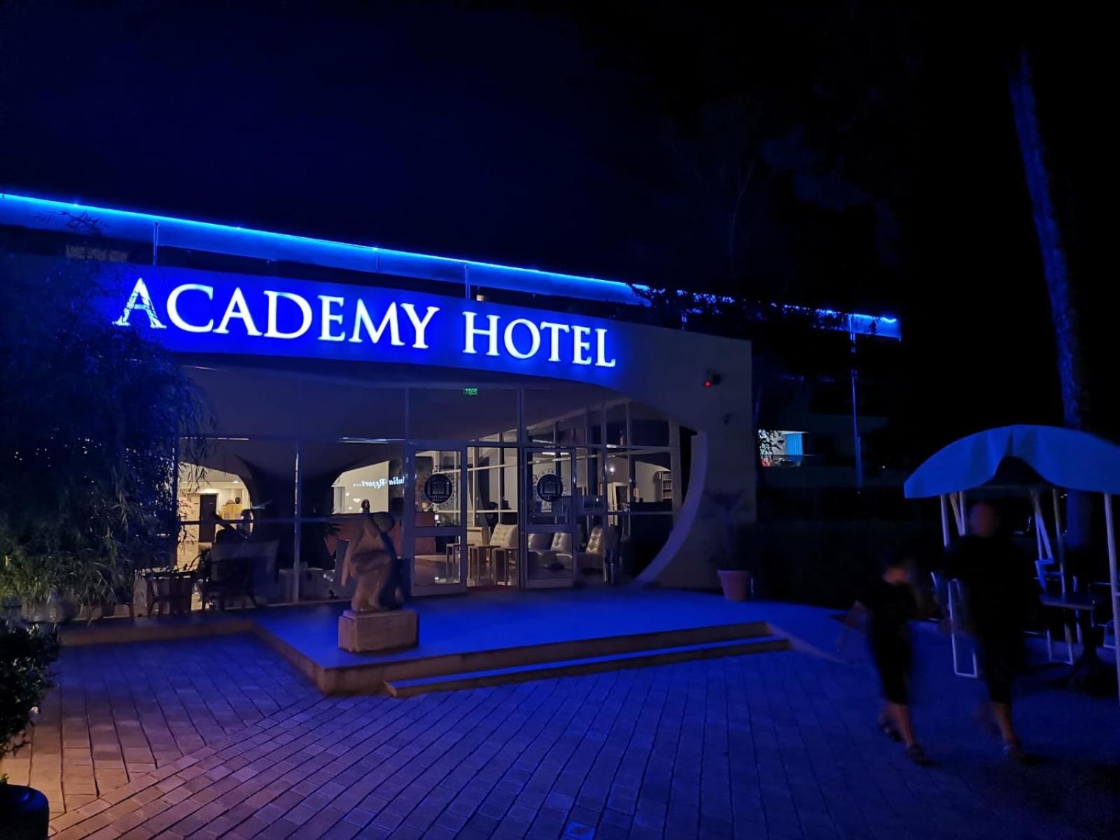 学院酒店
