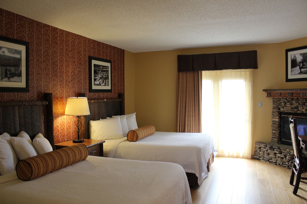 Old Creek Lodge