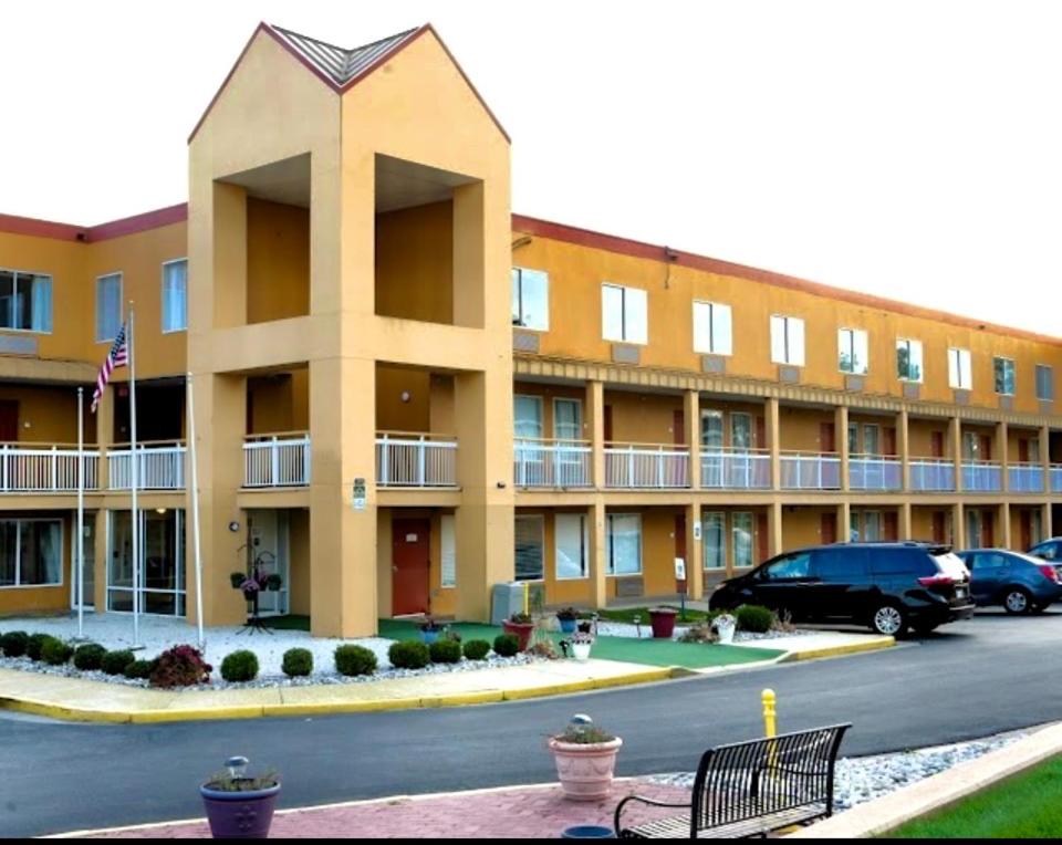 Copley Inn & Suites By OYO Akron OH