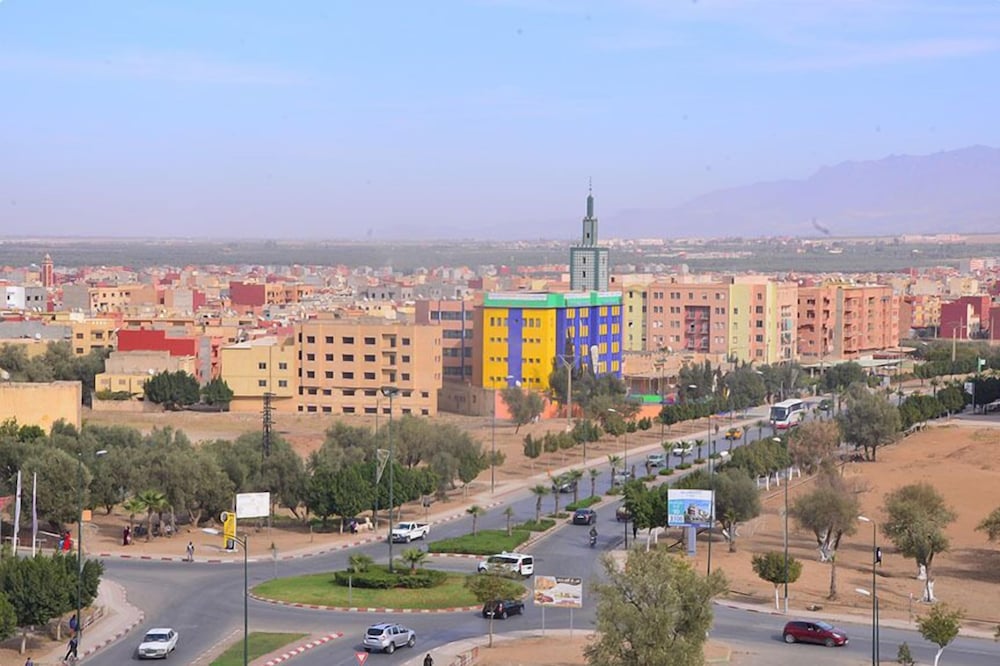 Hotel Hadaik Ain Asserdoune