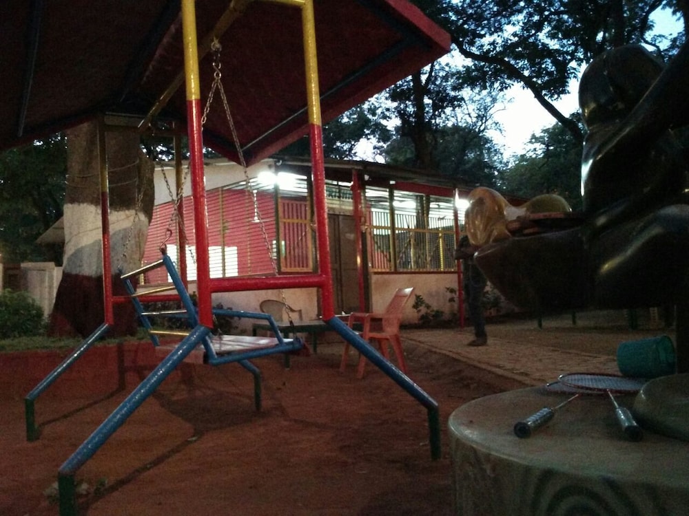 红木度假村 Matheran