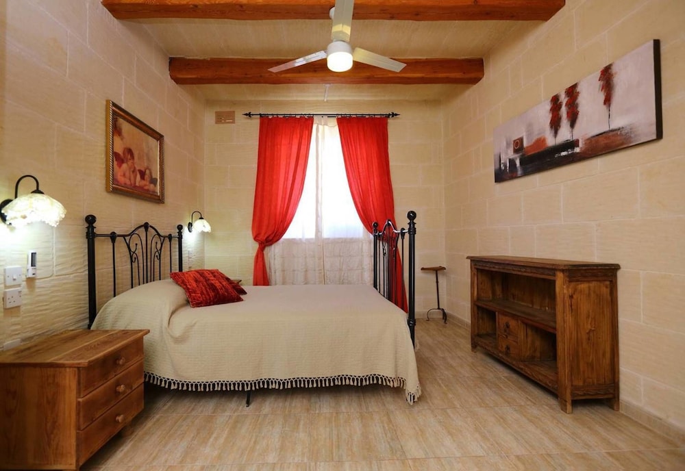 Villa Savona 3 Bedroom Villa With Private Pool
