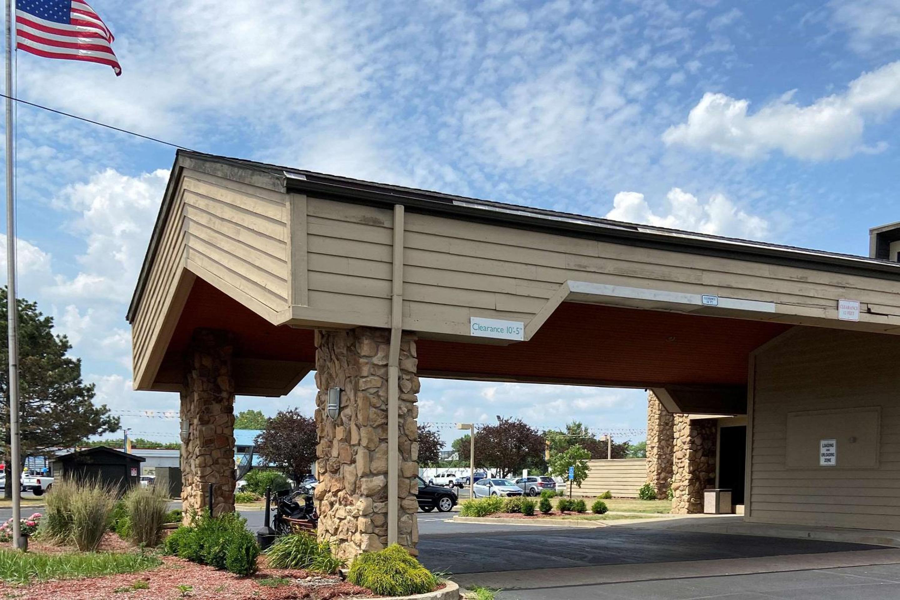 Quality Inn & Suites Goshen