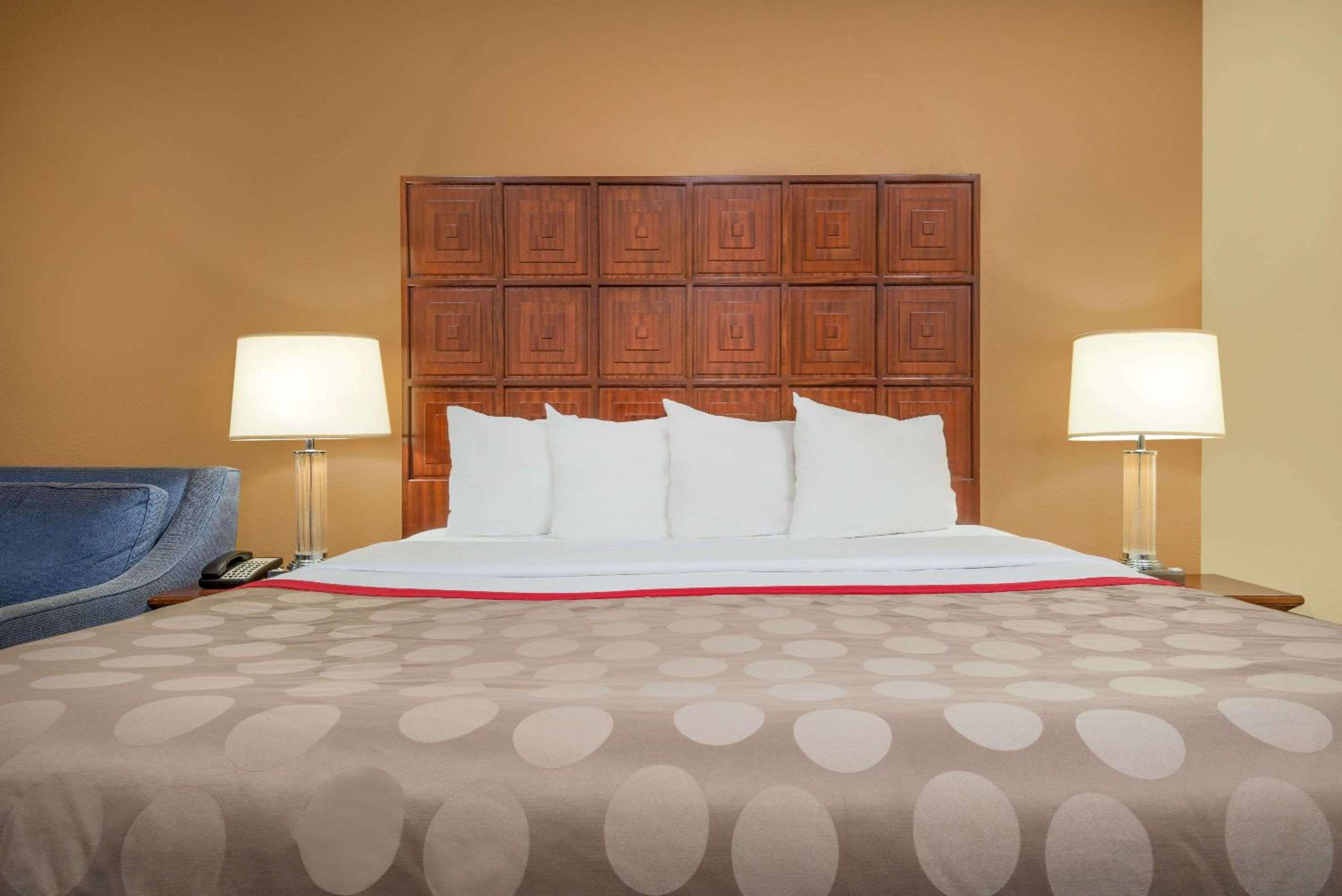 Ramada by Wyndham Columbus North