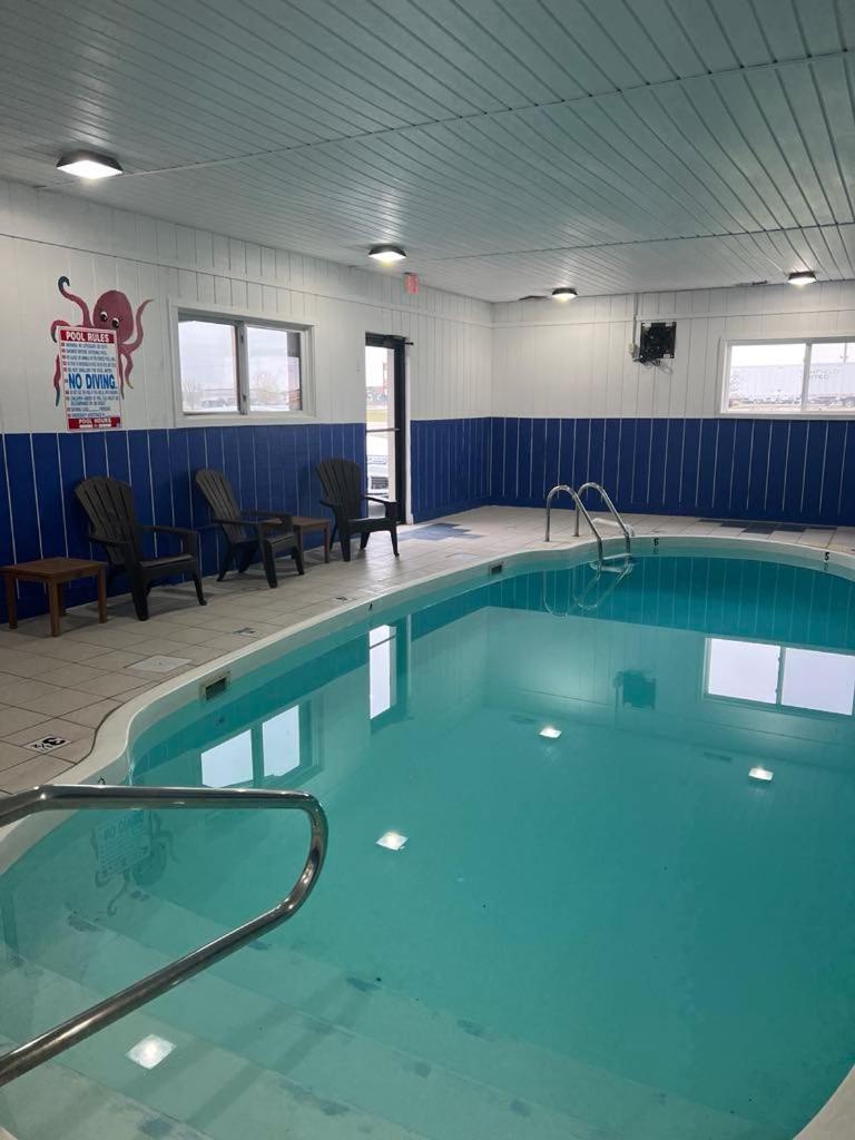 Ramada by Wyndham Effingham
