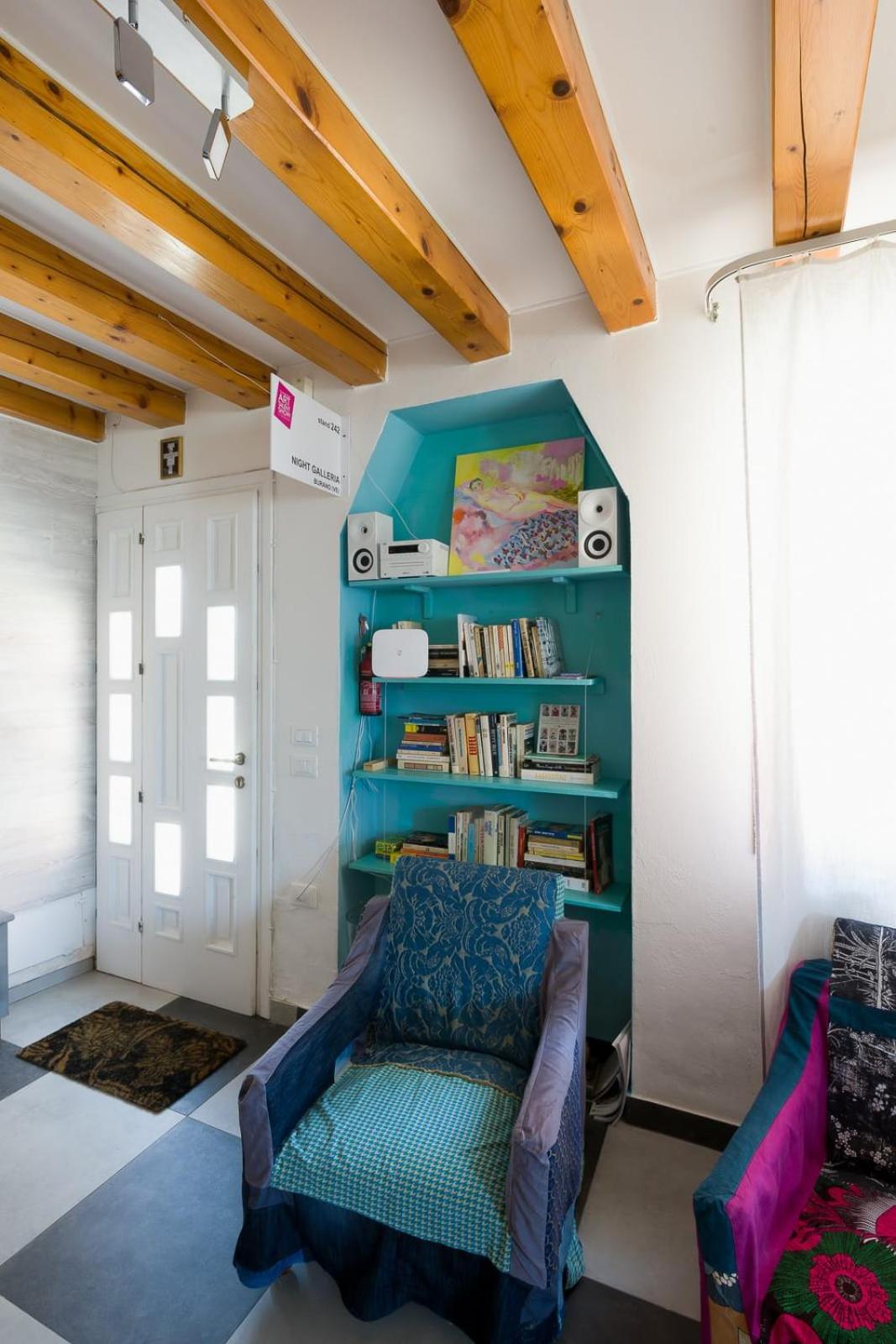 Night Galleria holiday home - bed & art -sea view