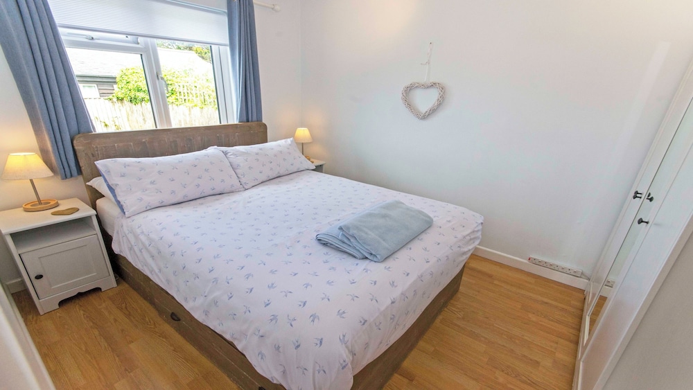 Swallows Croyde 3 Bedrooms, Sleeps 6, Beach Chalet