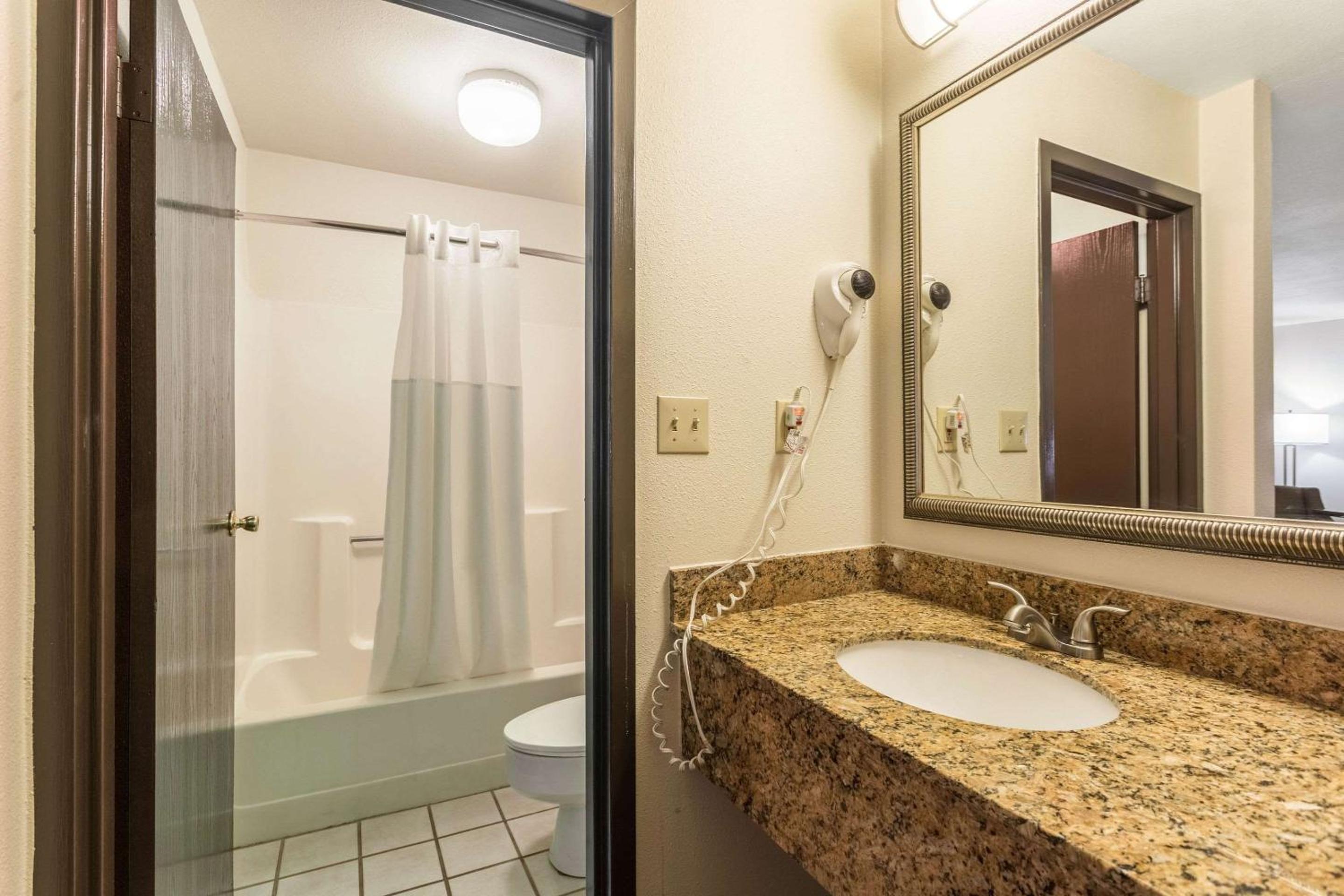 Quality Inn Tupelo Central