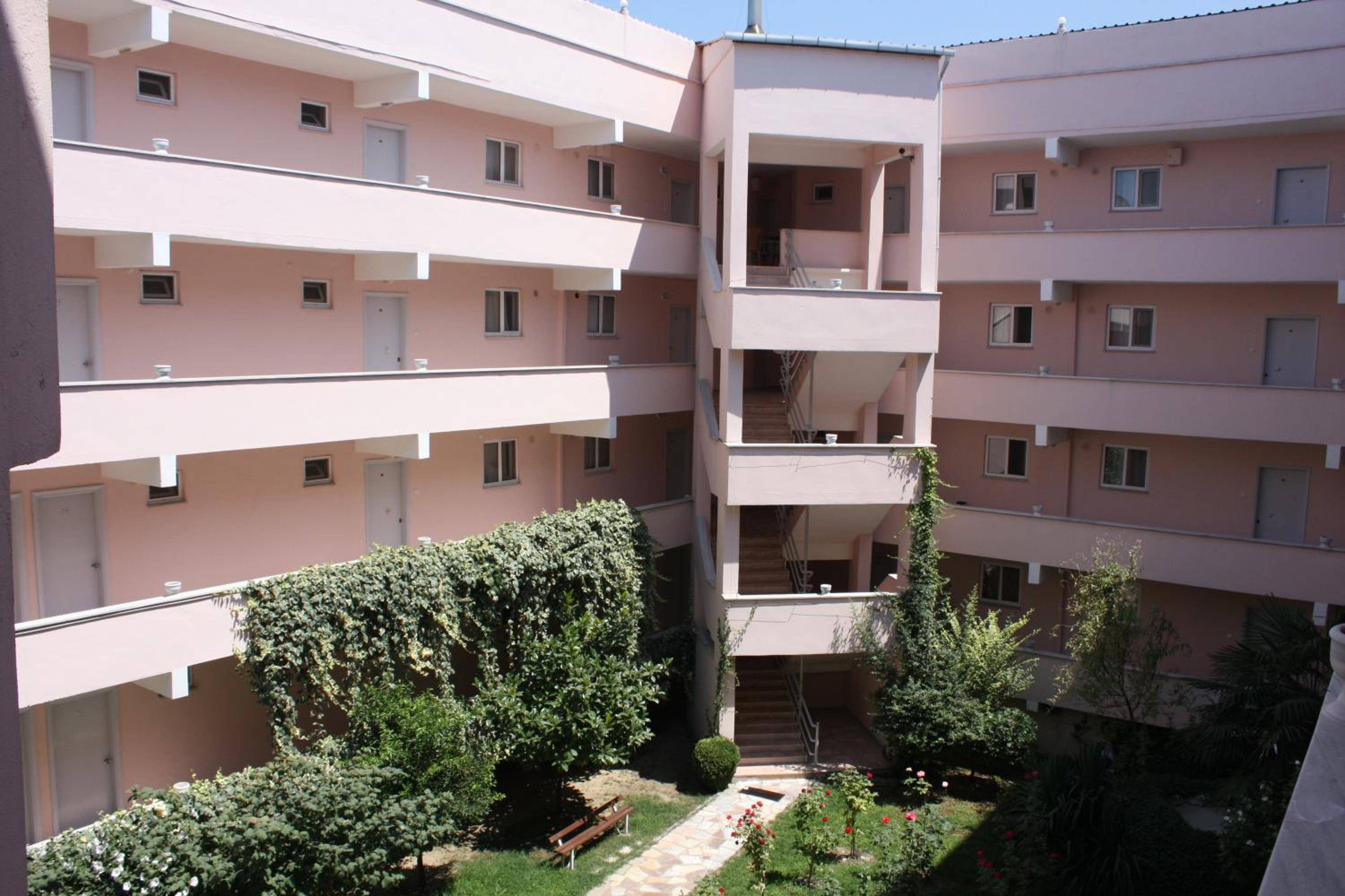 Orçın Apartments