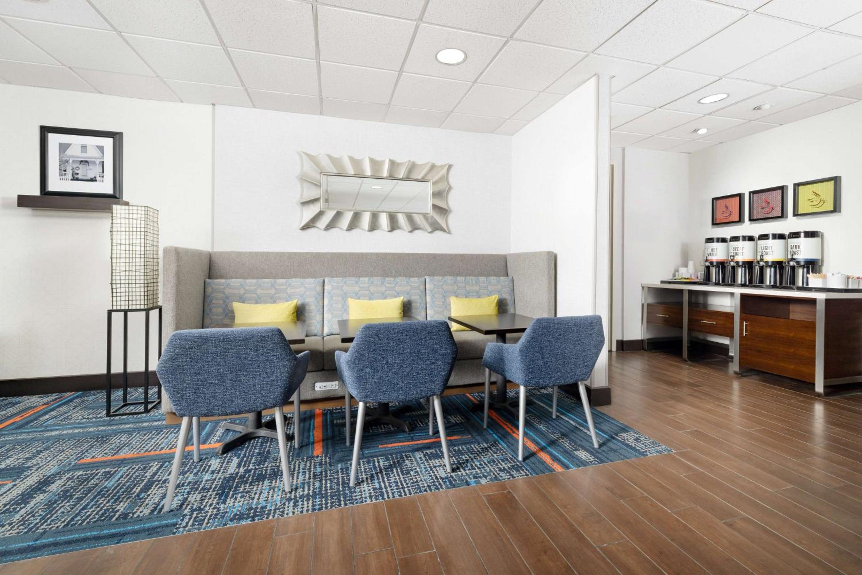 Hampton Inn Memphis-Walnut Grove/Baptist East