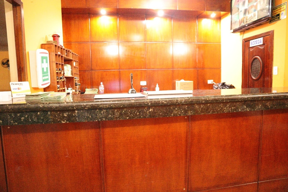 Hotel Atacames Inn
