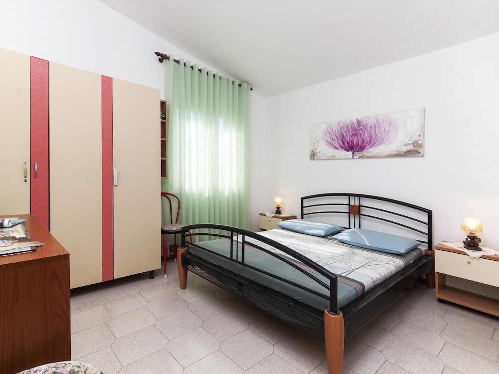 Apartments Ana Valbandon