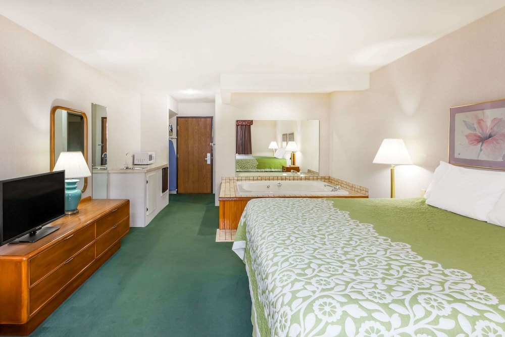 Days Inn by Wyndham Alpena