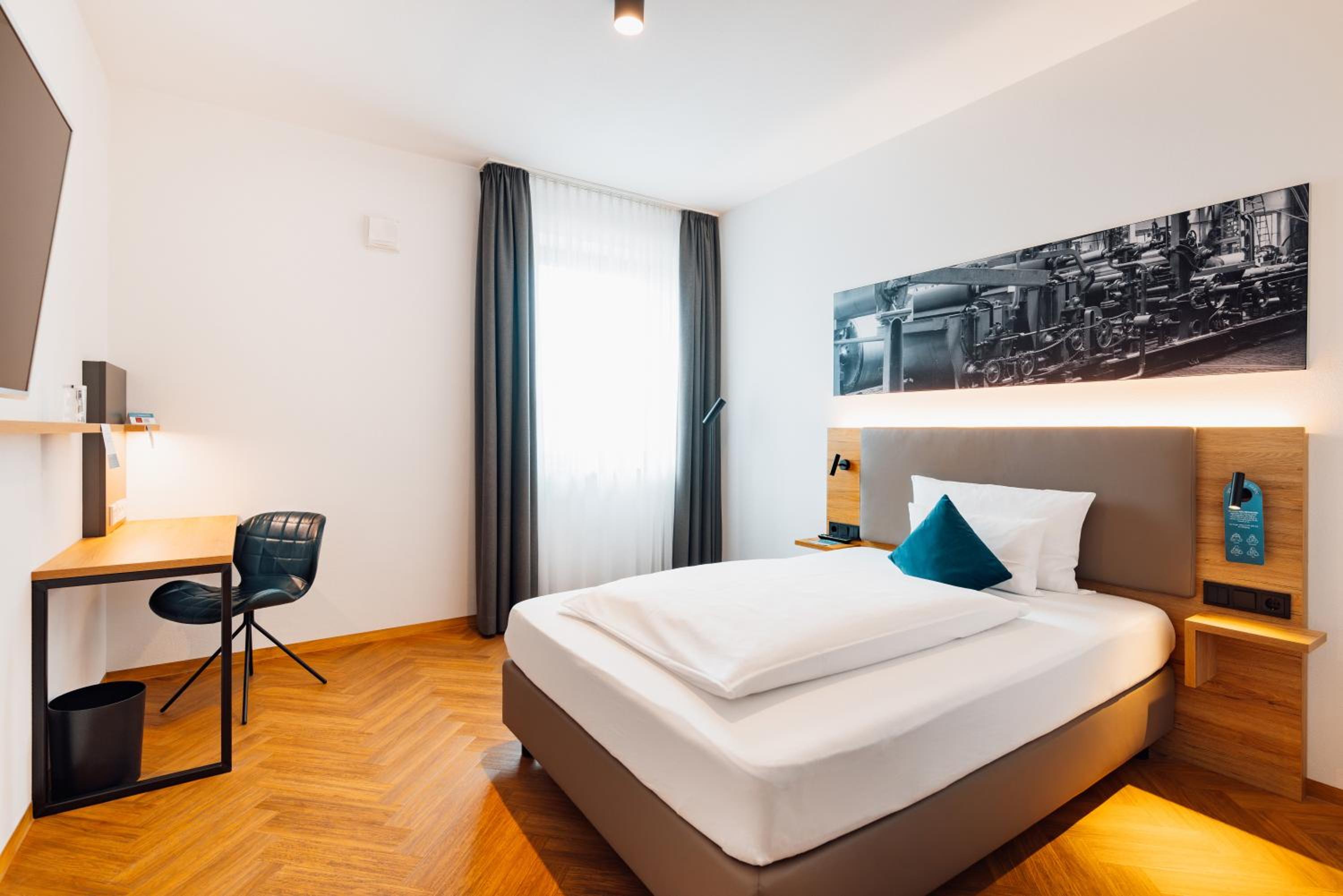ECOME Hotel