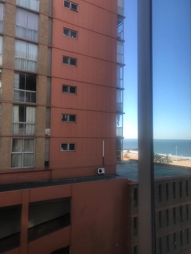 Gooderson Tropicana Hotel