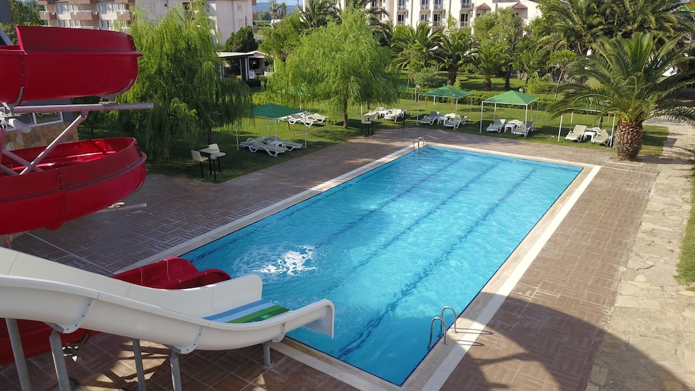 Aqua Nina Hotel