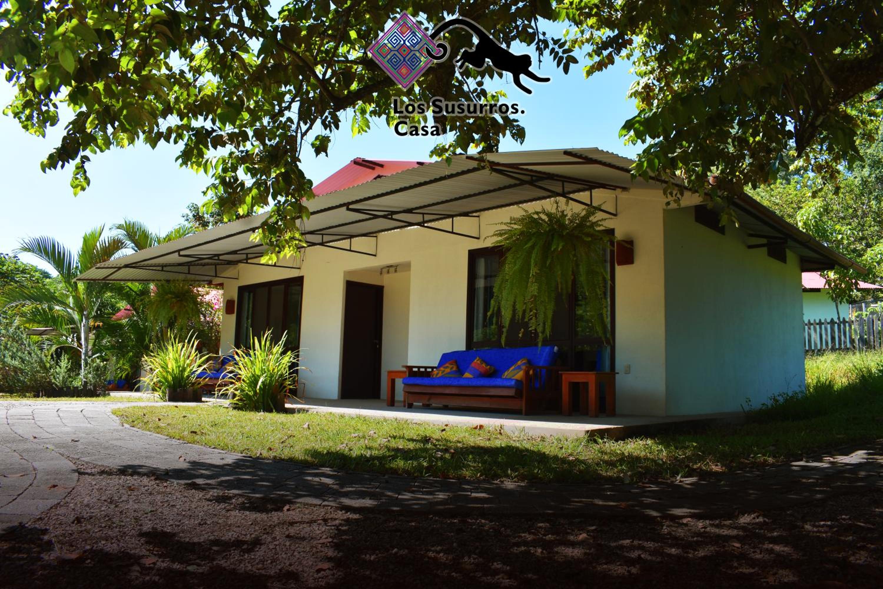 Los Susurros. Casa