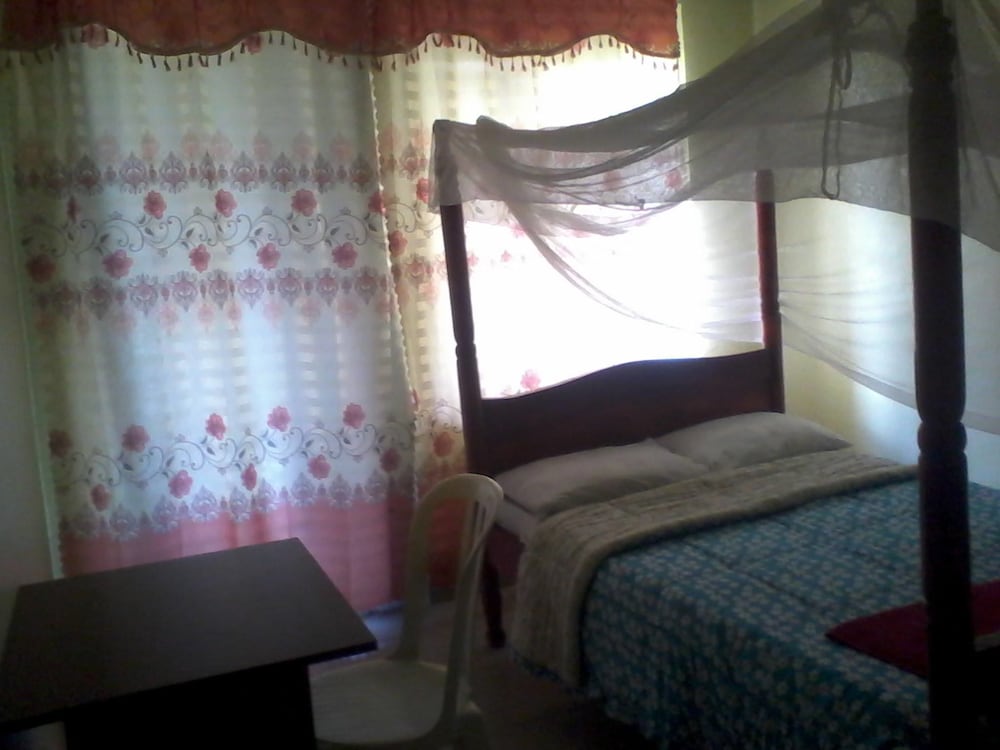 Georgies Harvest Motel