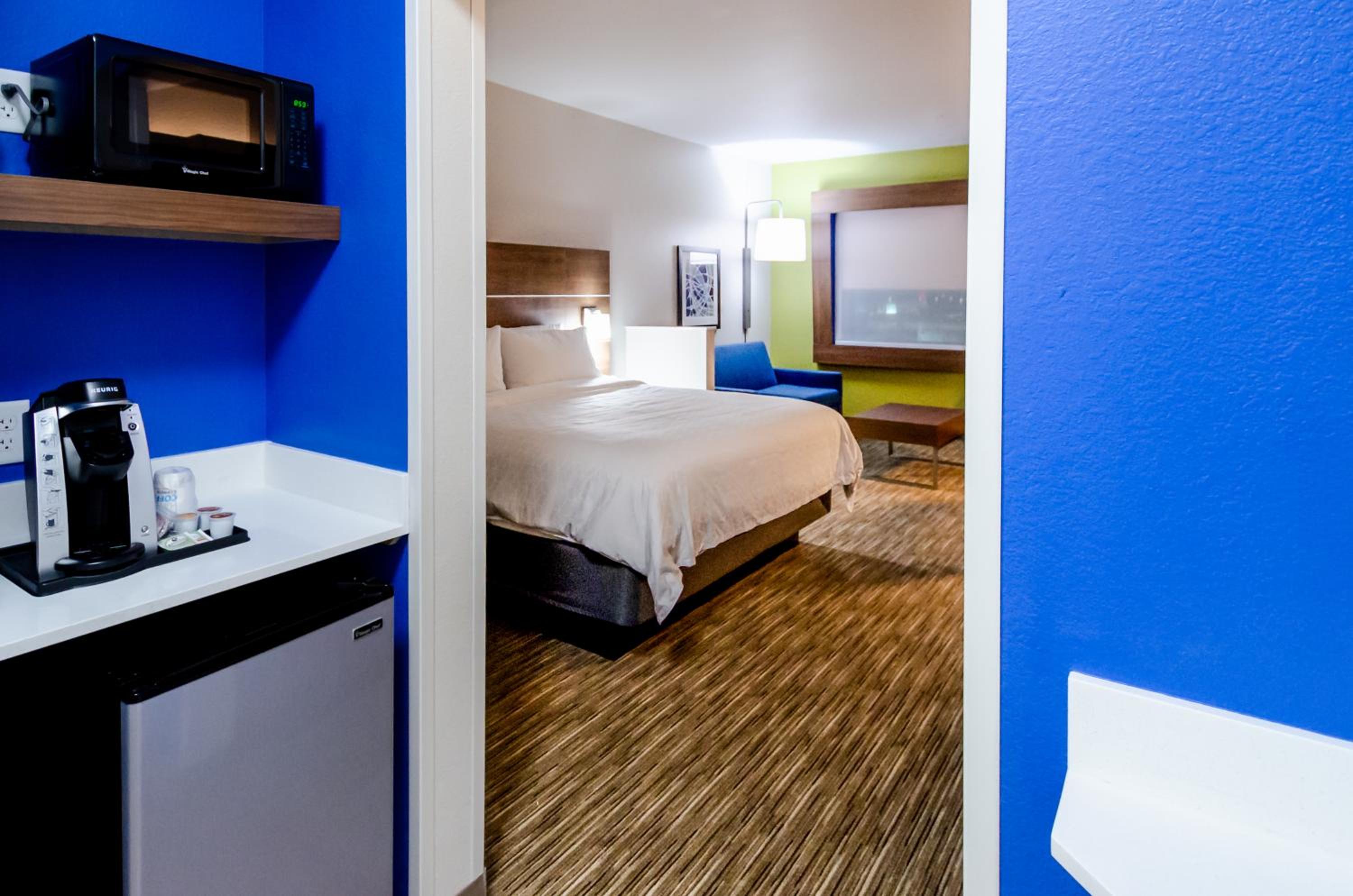 Holiday Inn Express & Suites Taylor by IHG