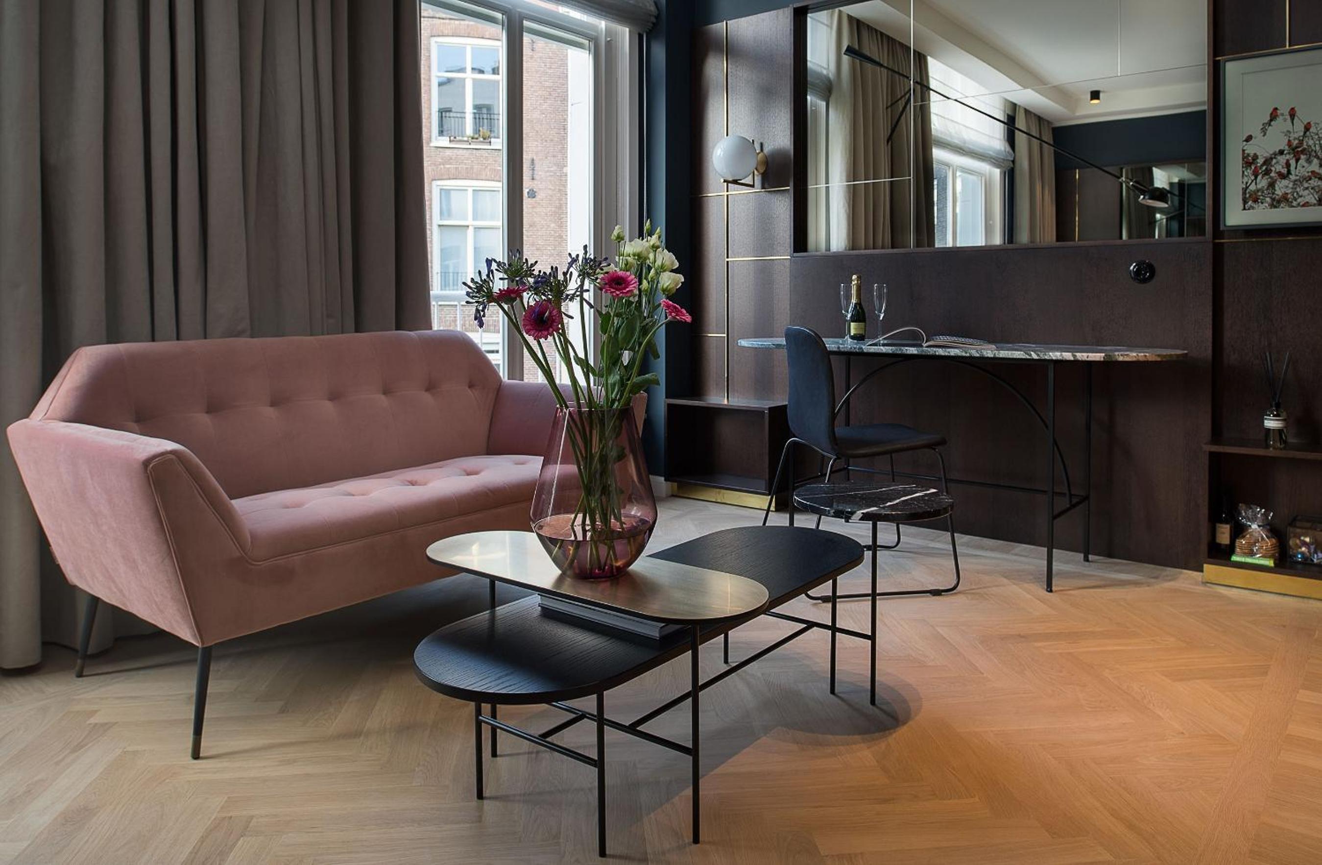 Spinoza Suites