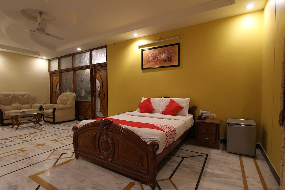 OYO 35457 Hotel Kubera Palace