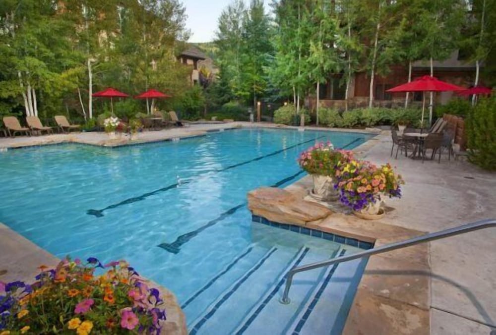 Arrowhead Village Condo - 104 Aspenwood Lodge