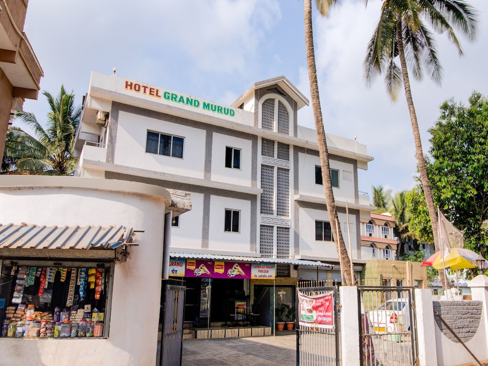 OYO 37339 Hotel Grand Murud