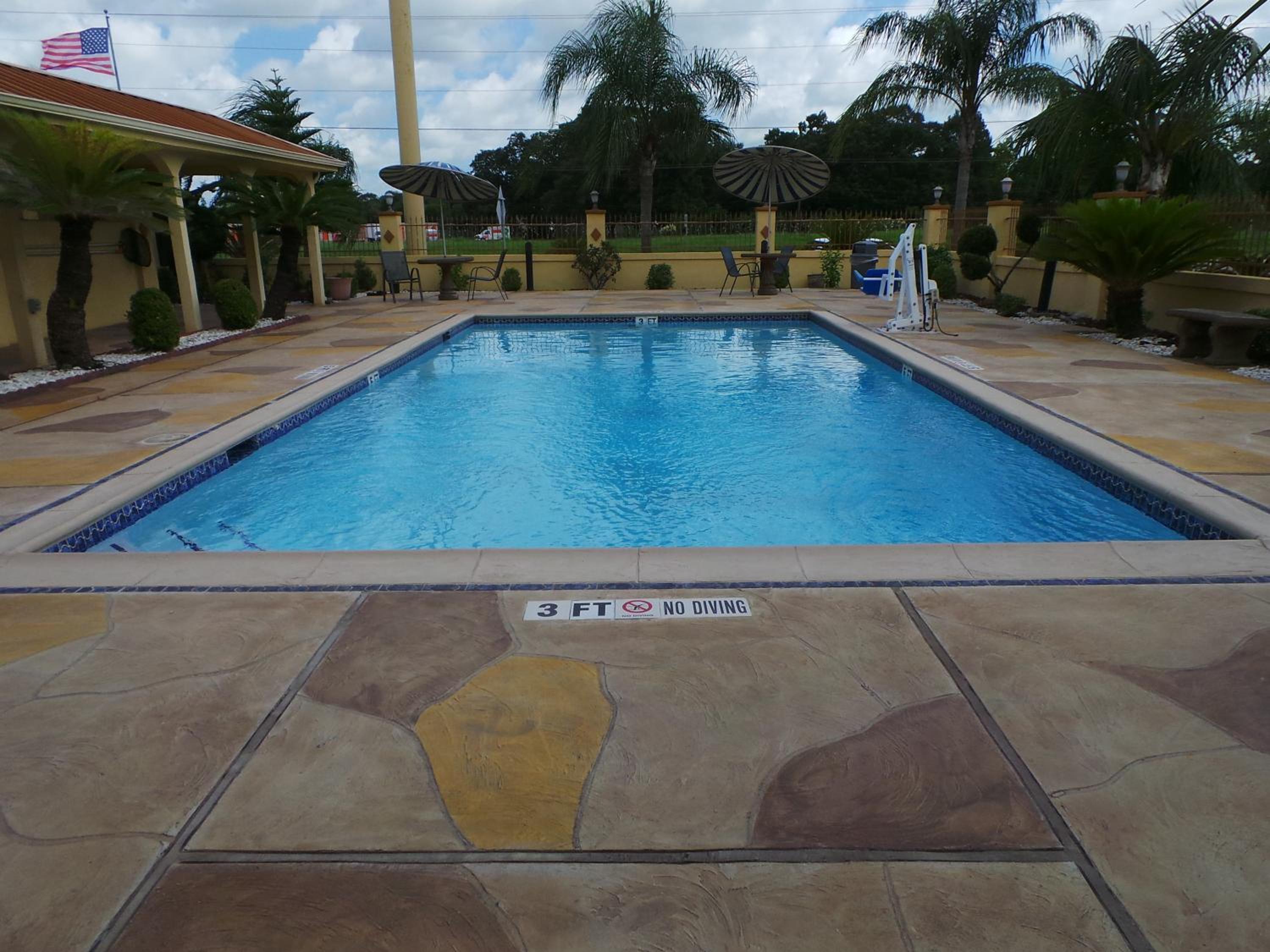 Americas Best Value Inn & Suites-Alvin/Houston