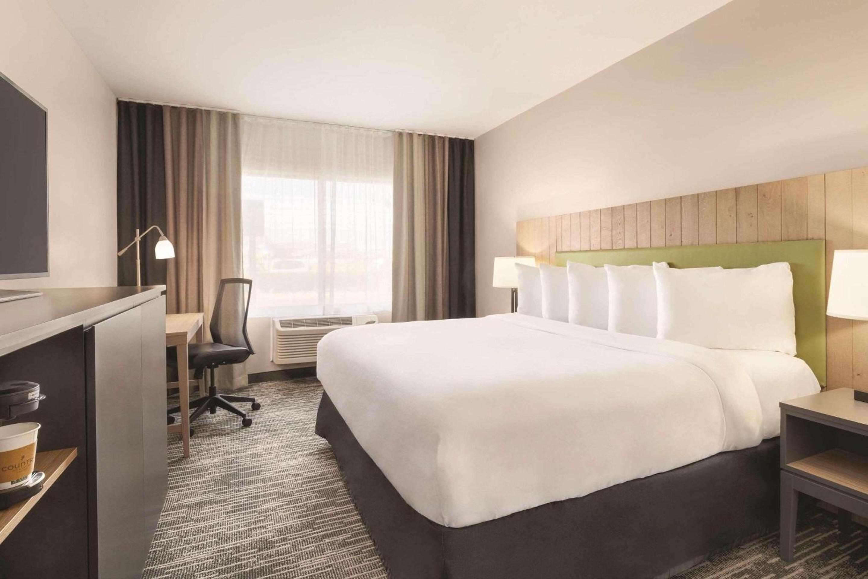 Country Inn & Suites by Radisson, Sevierville-Kodak, TN