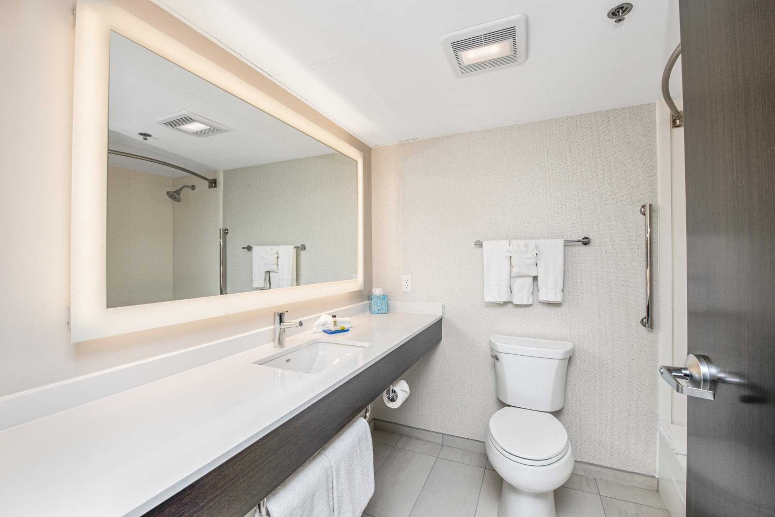 Holiday Inn Express - Delafield by IHG