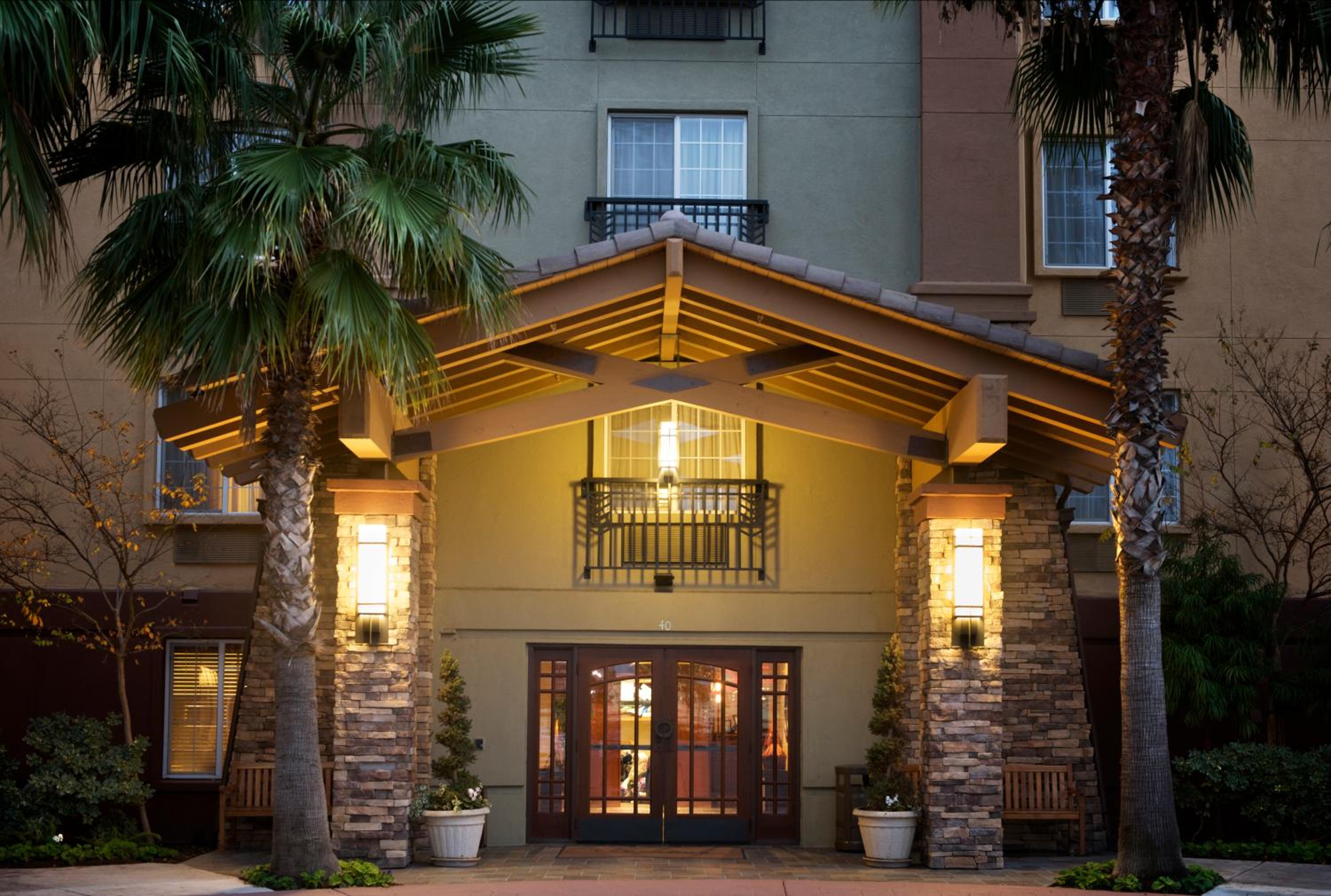 Larkspur Landing 延住套房 酒店