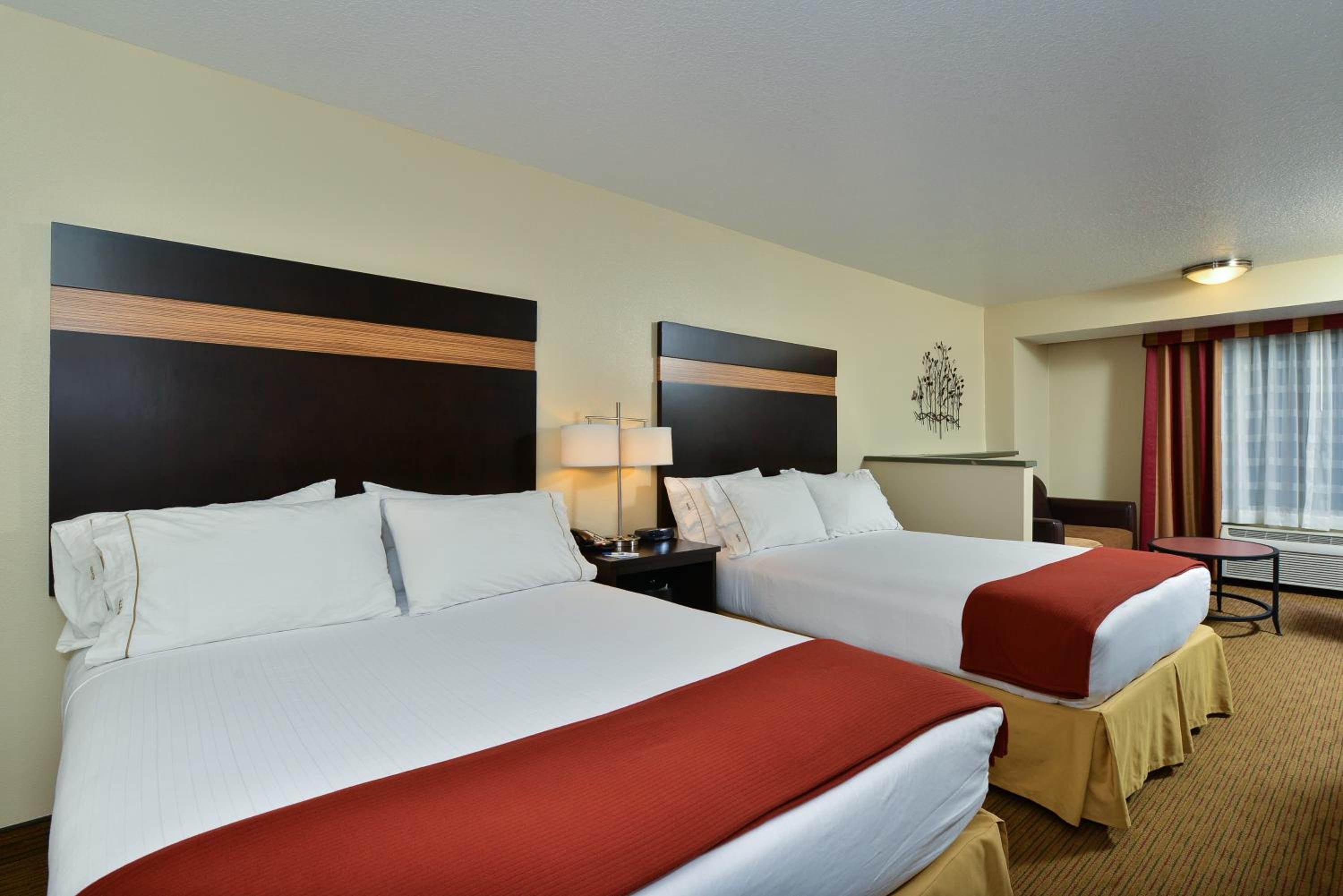 Holiday Inn Express Portland SE - Clackamas Area by IHG