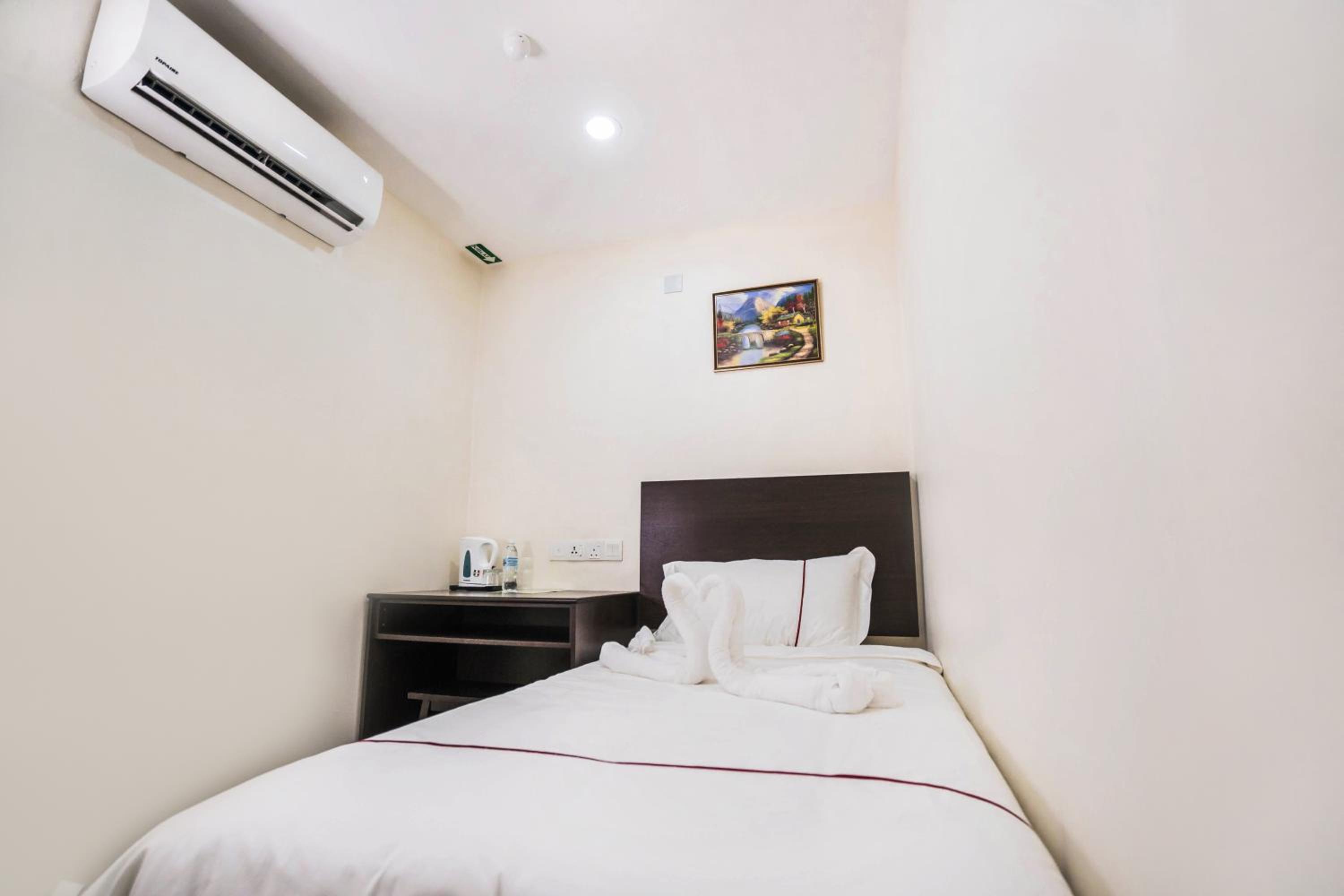 DCozy Hotel