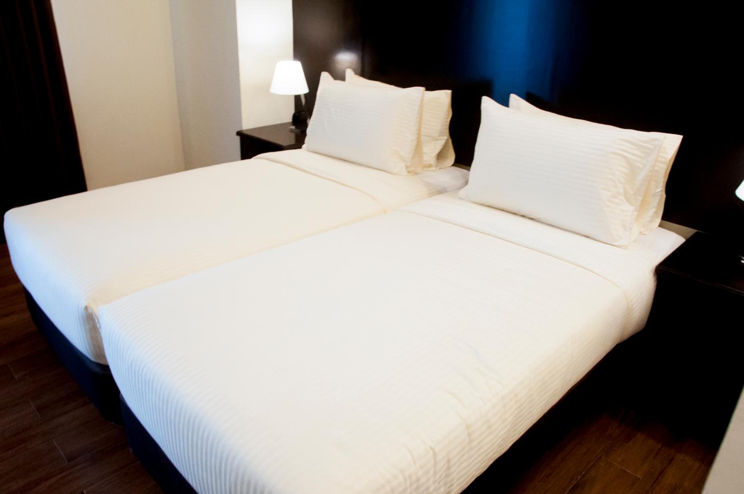 Piña Suites