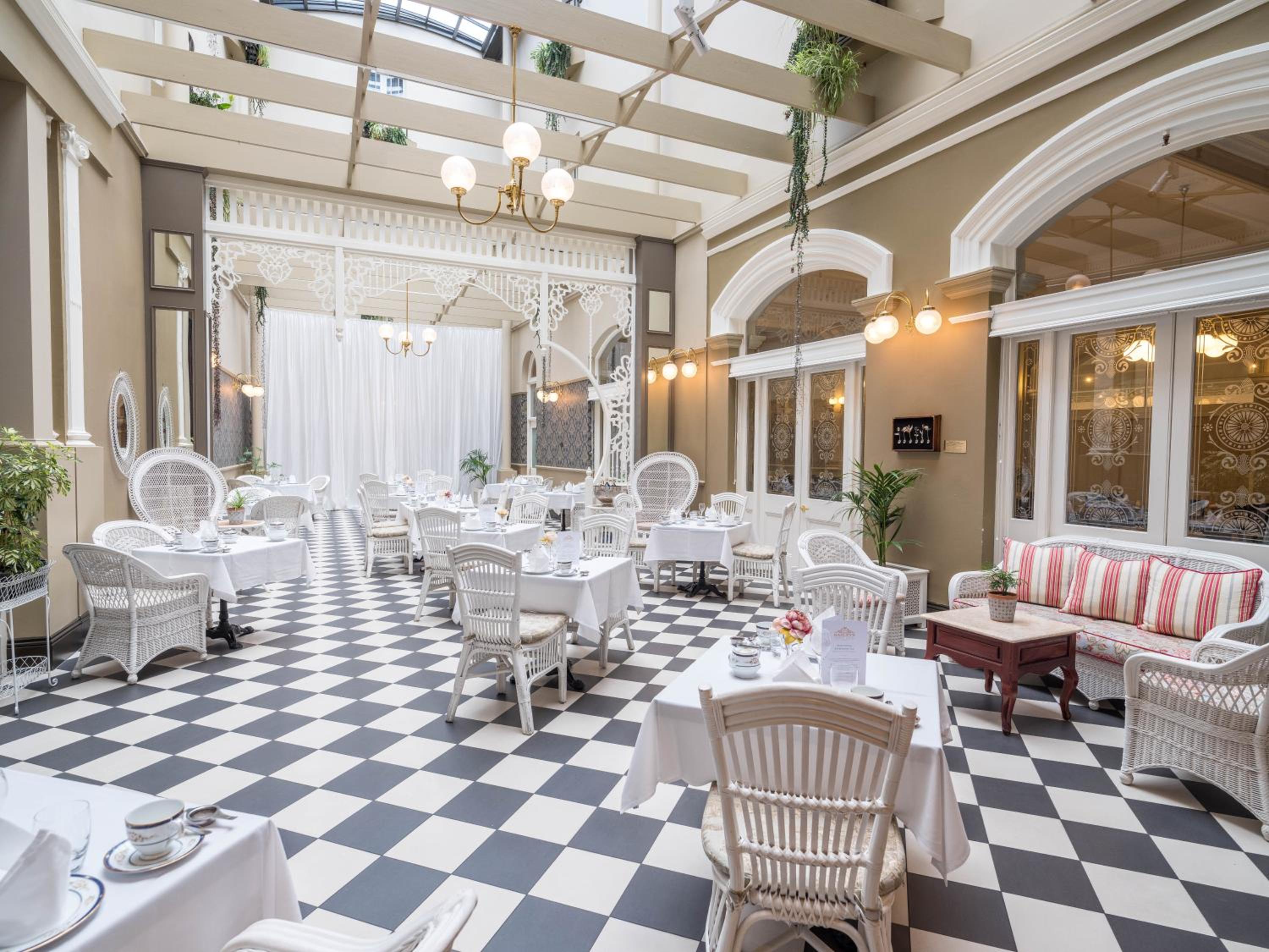 Hadley's Orient Hotel