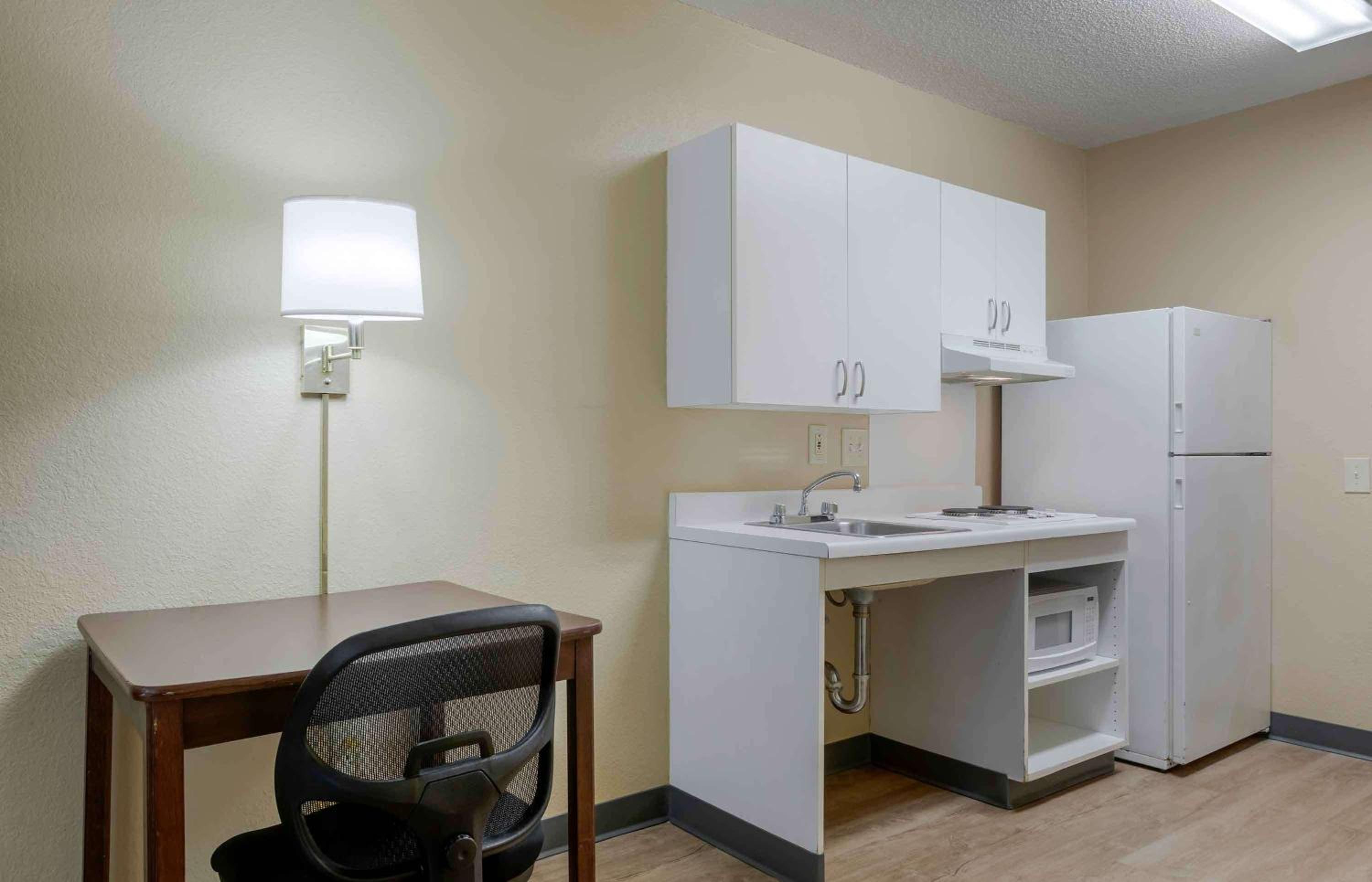 Extended Stay America Suites - Kansas City - Lenexa - 87th St
