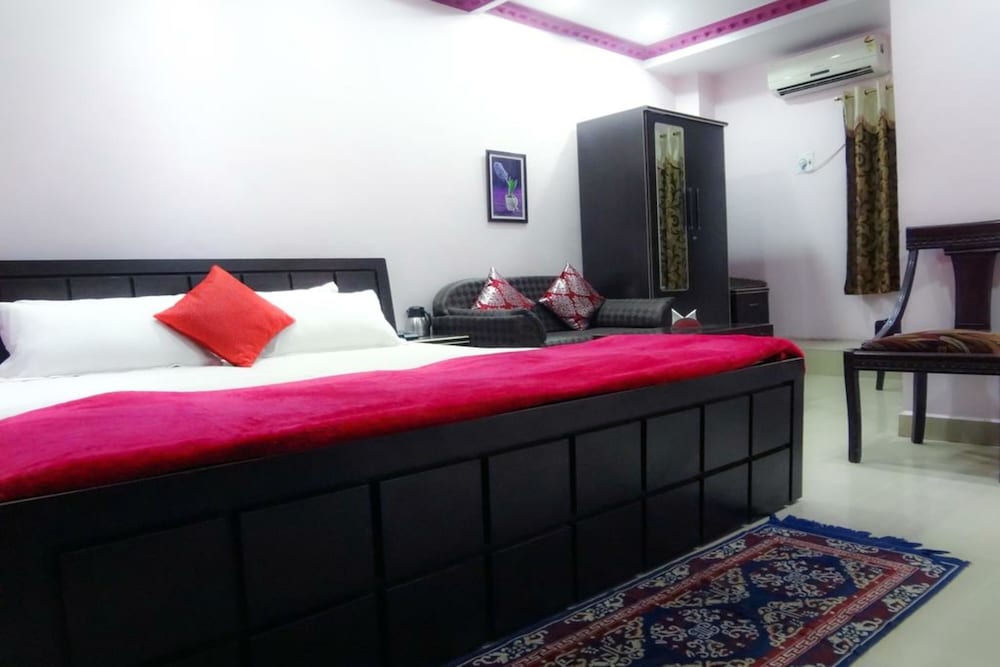 Hotel Parvati Palace