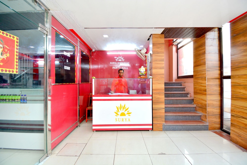 OYO 42945 Surya Hotel