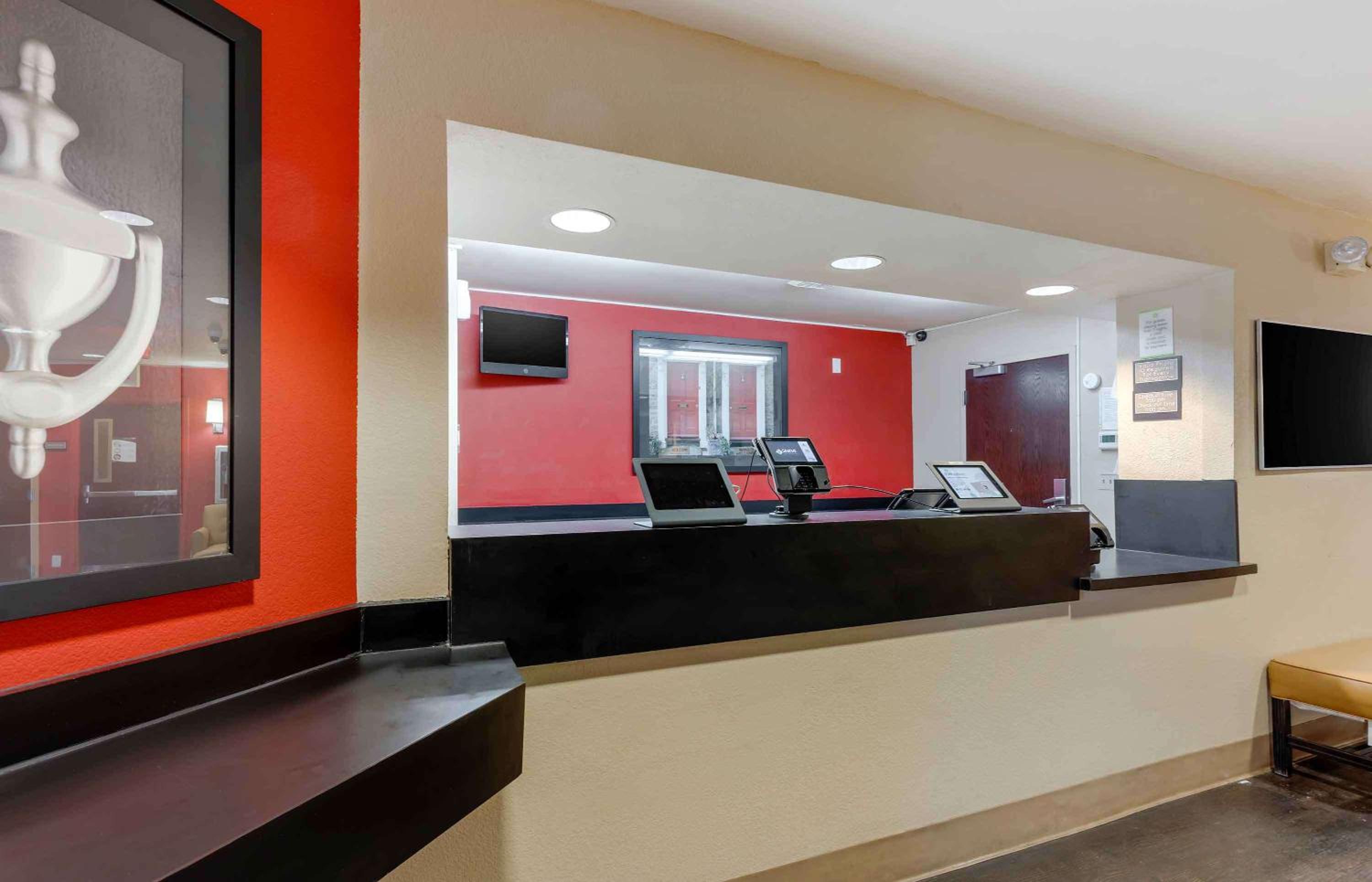 Extended Stay America Select Suites - St Louis - Airport - Central