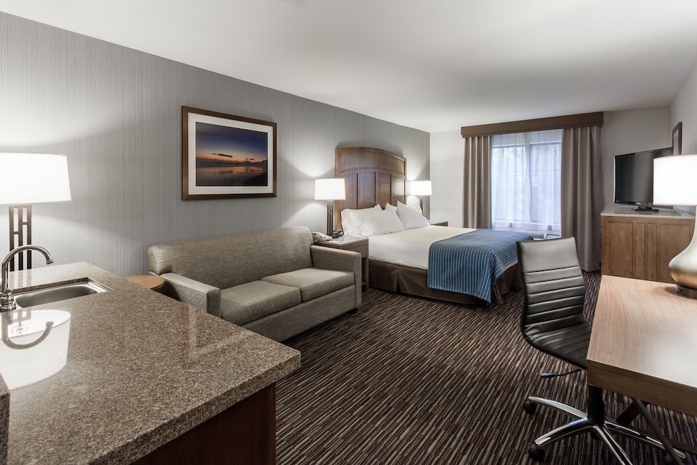 Holiday Inn Express & Suites Carpinteria by IHG