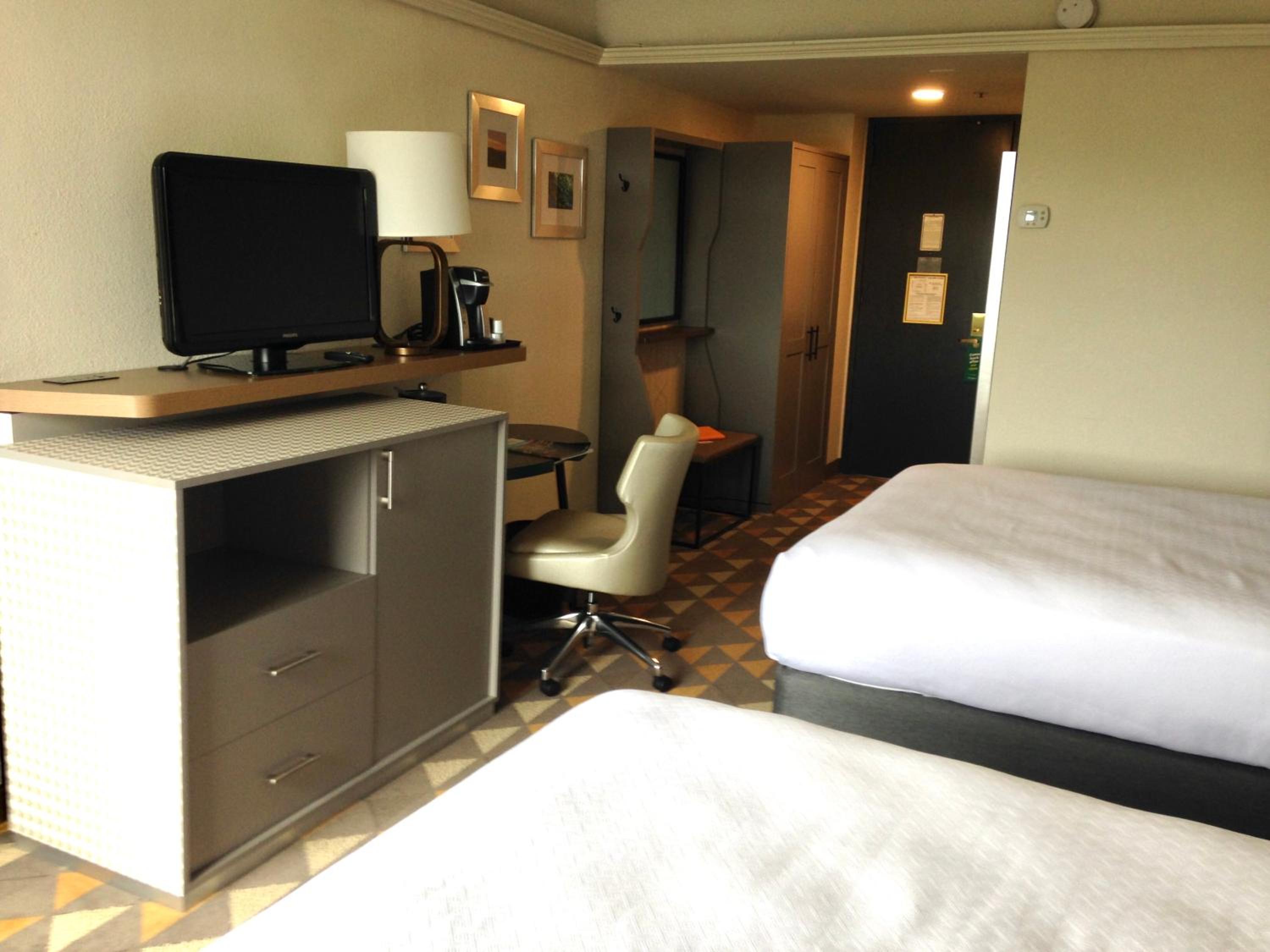 Holiday Inn & Suites Pittsfield-Berkshires by IHG