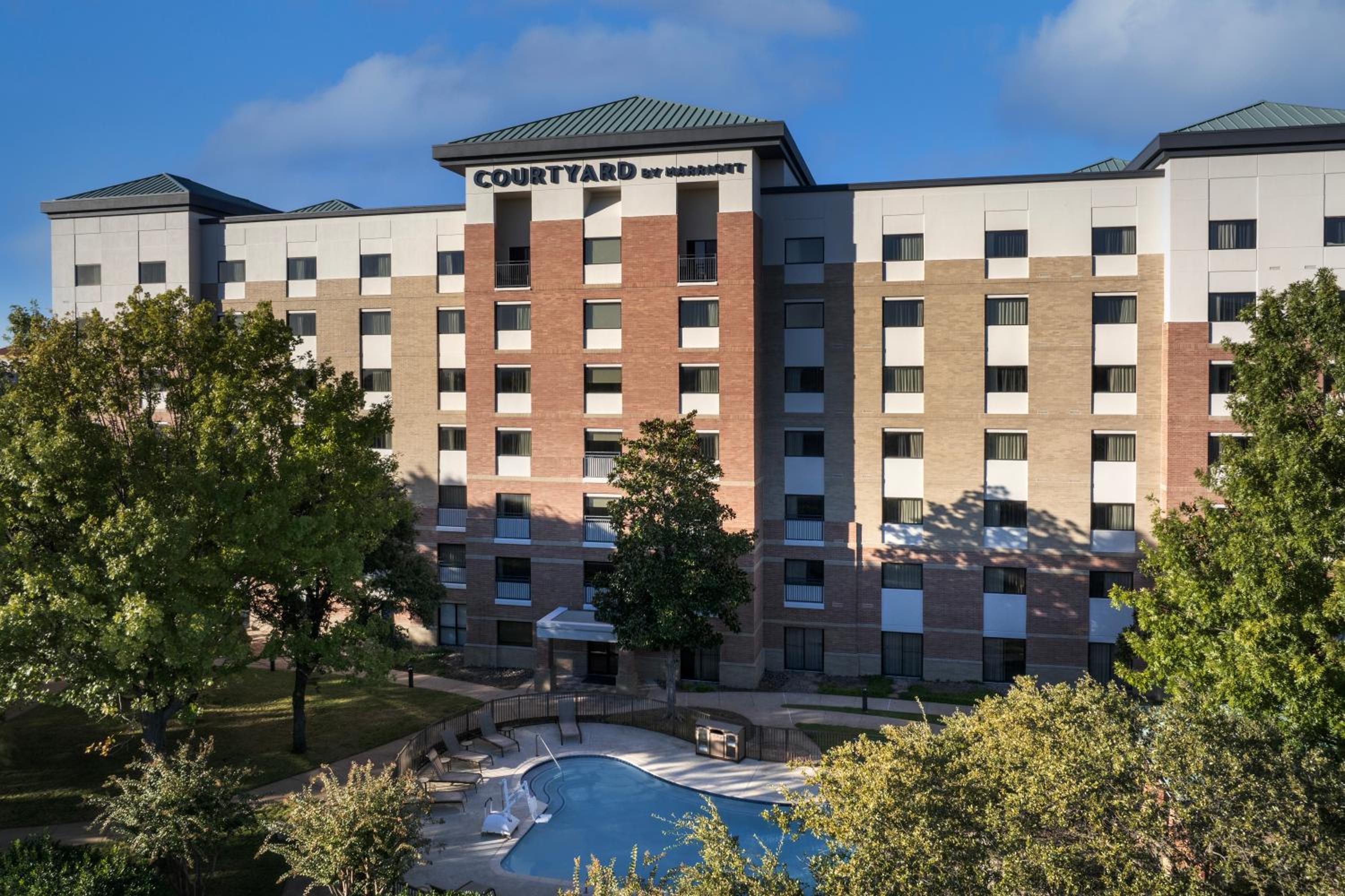 Courtyard Dallas Addison Quorum Drive