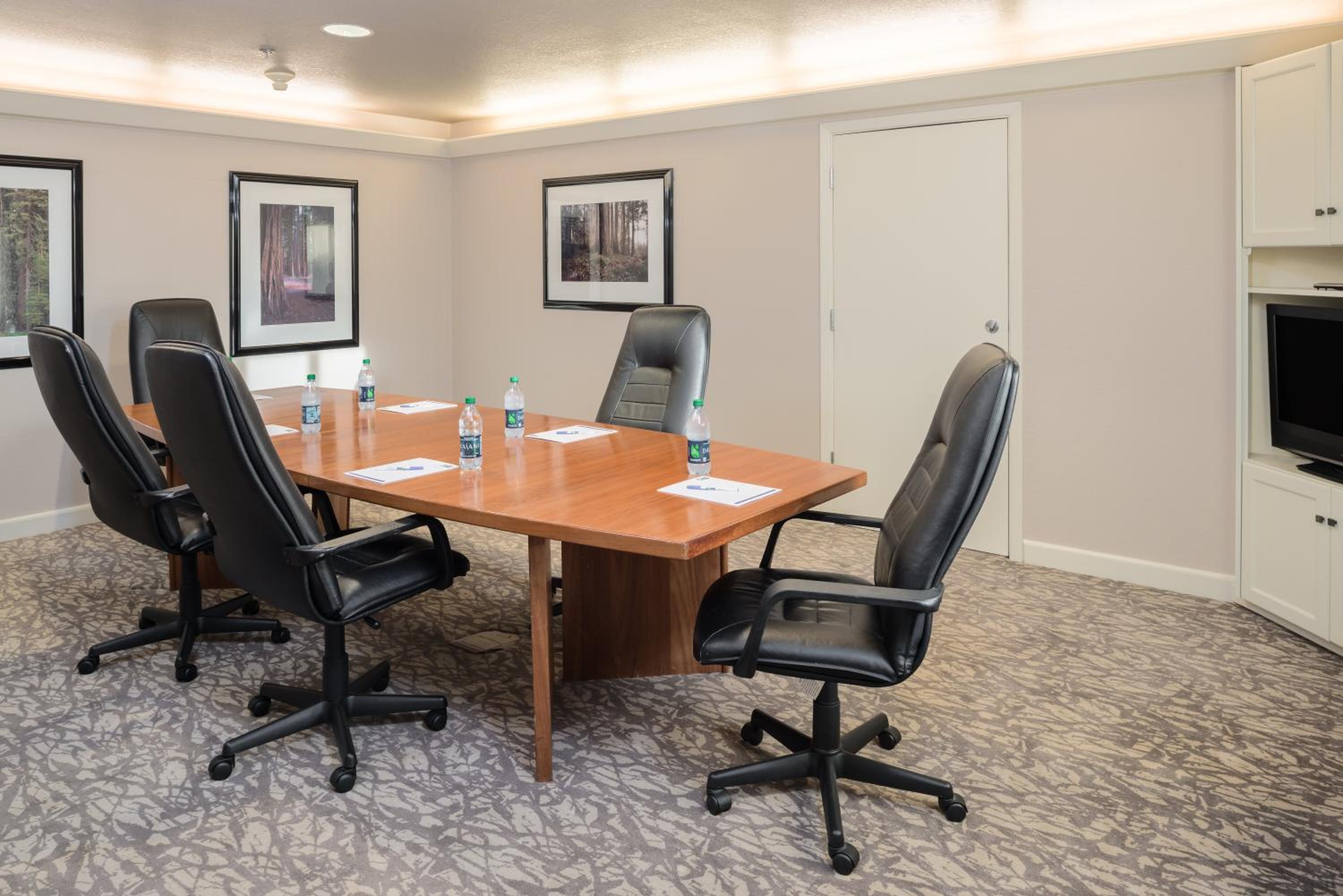 Holiday Inn Express Hotel & Suites Arcata/Eureka-Airport Area by IHG