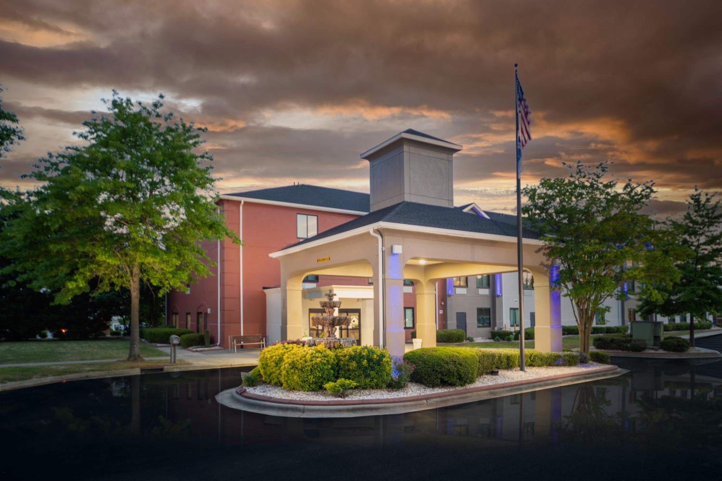Holiday Inn Express Clayton Southeast Raleigh by IHG