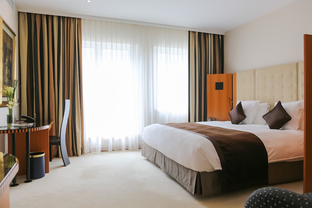 Le Royal Hotels & Resorts