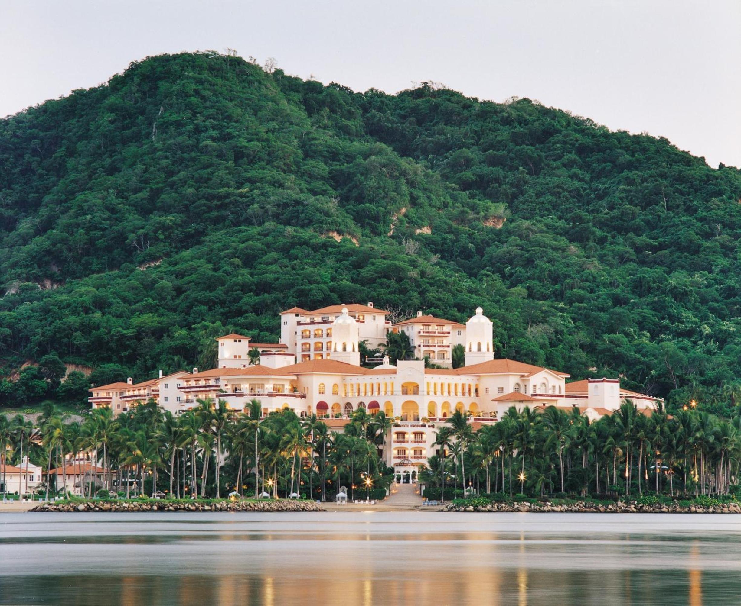 Grand Isla Navidad Golf & Spa Resort with Marina