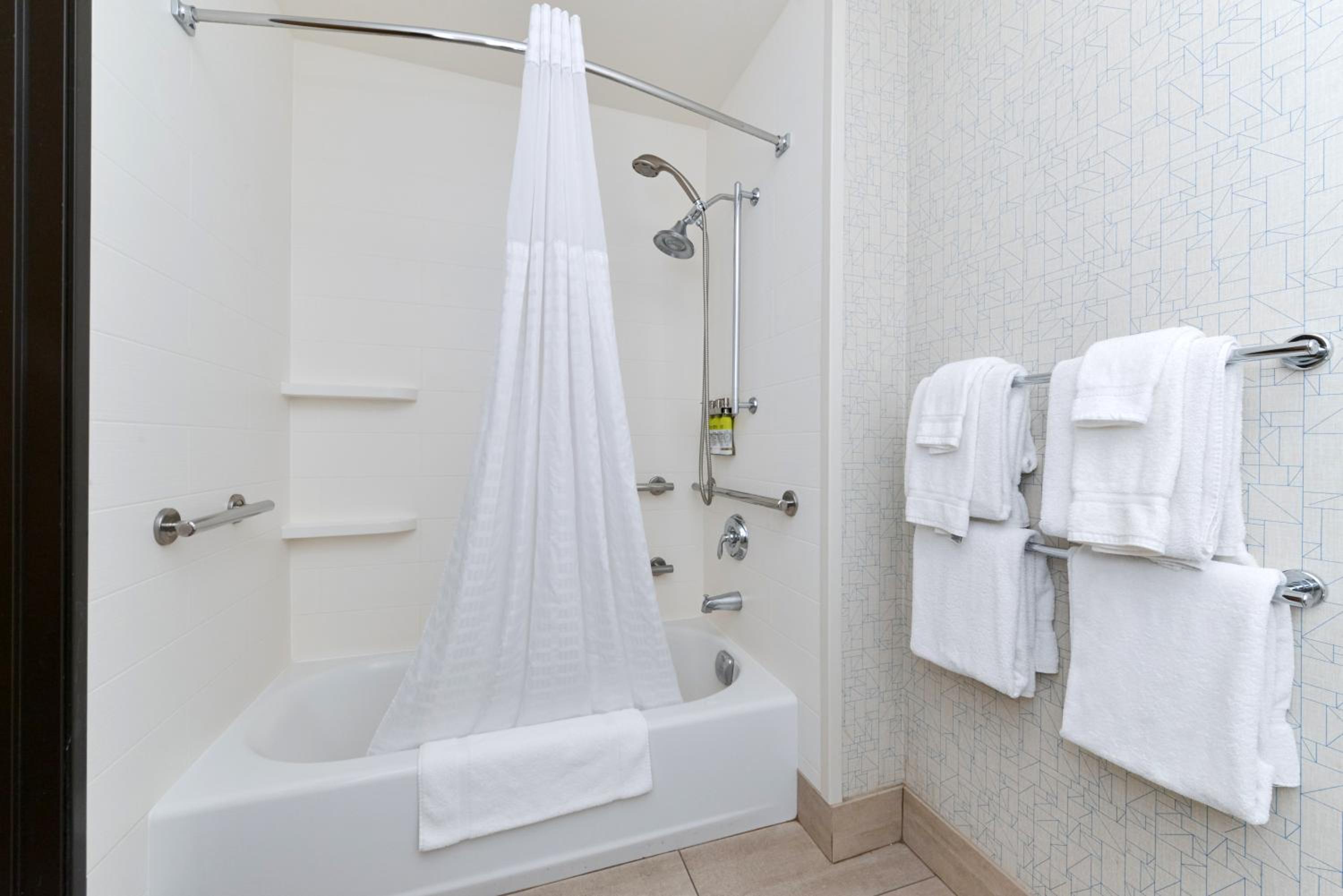 Holiday Inn Express Madera by IHG