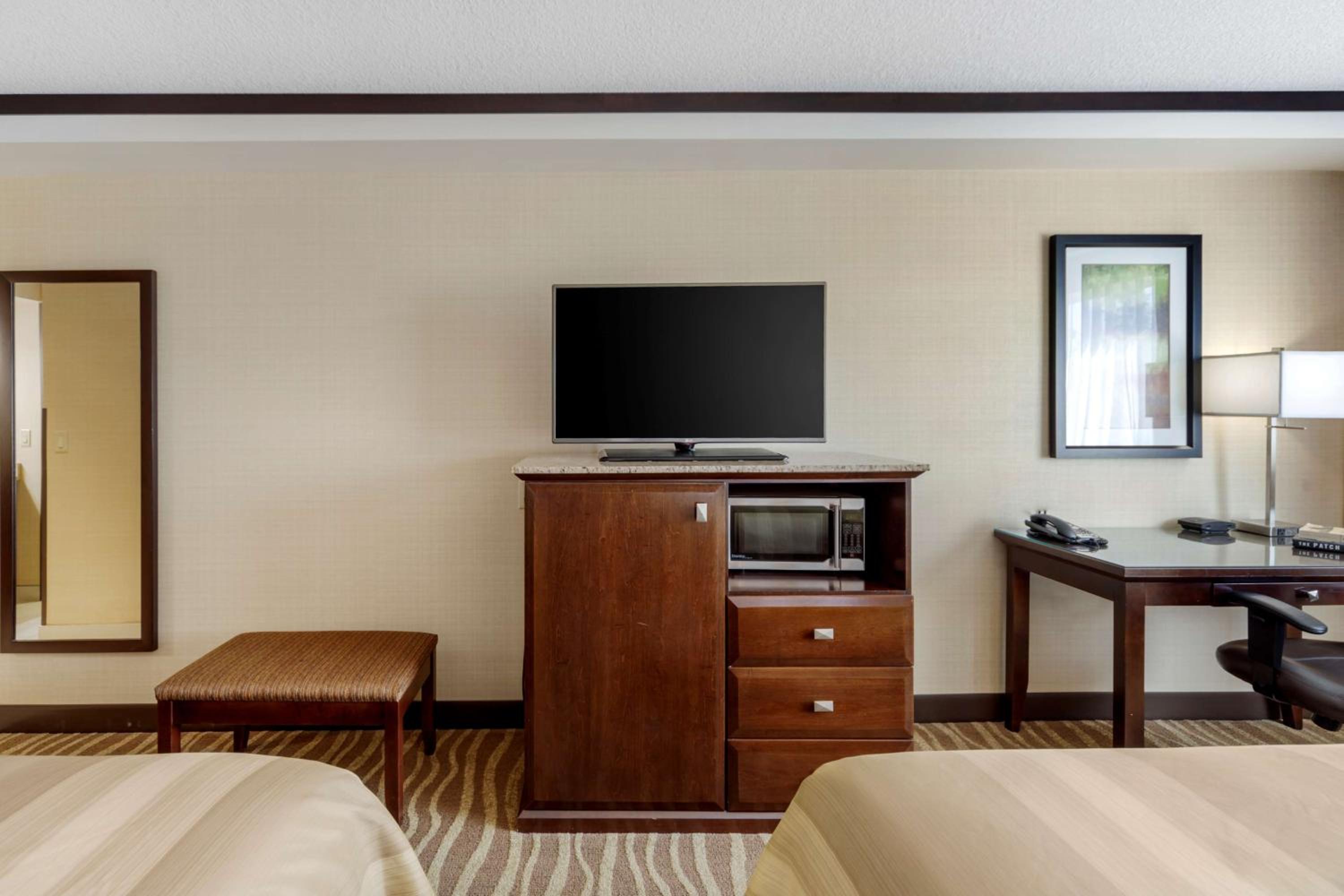 Best Western Plus Edmonton Airport Hotel