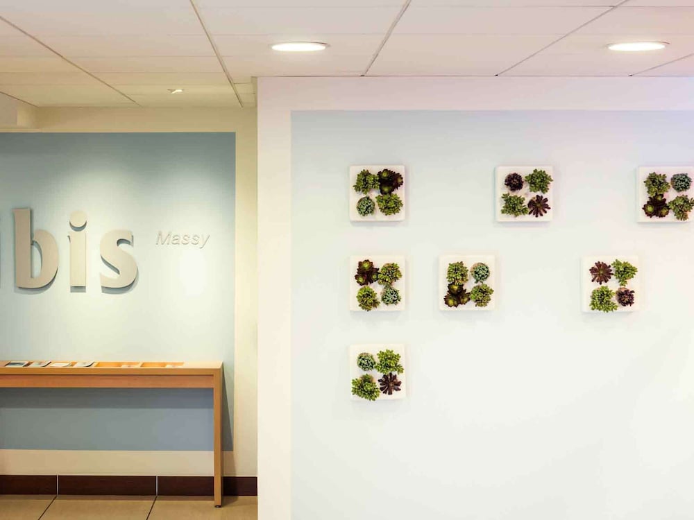ibis Massy