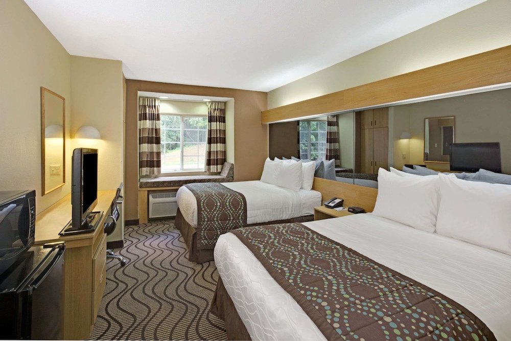 Microtel Inn by Wyndham Charlotte/University Place